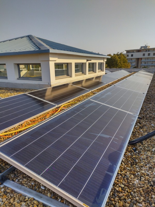 Augmentez la valeur de votre bien immobilier avec des panneaux solaires esthétiques à Montpellier