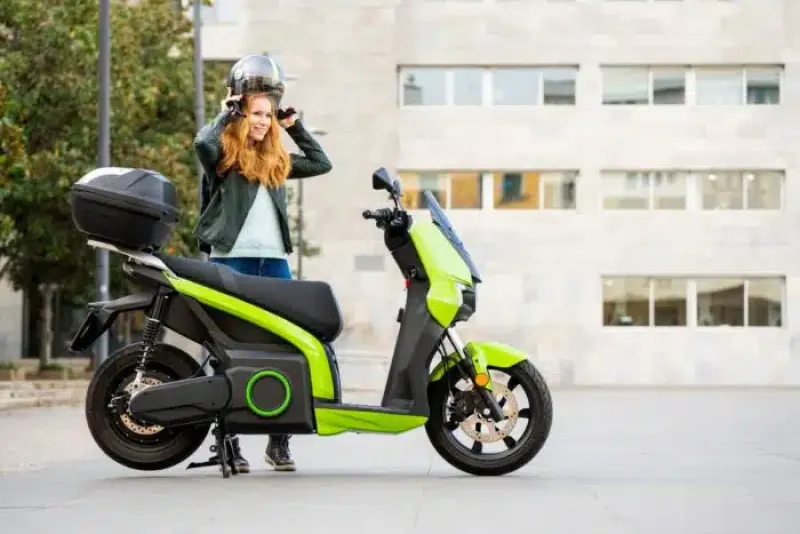 Borne de recharge pour moto et scooter électrique à Montpellier | Installé sous 48h