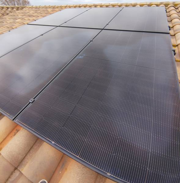 Étude et réalisation d'une production solaire photovoltaïque de 3 kW à Mauguio avec revente su surplus dans une maison à Mauguio près de Montpellier